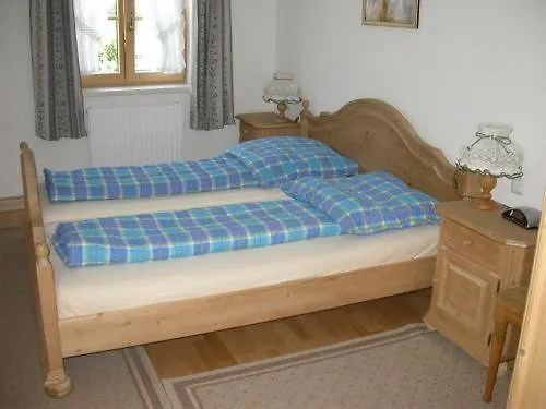 Feuerer * Όμπερτραουν